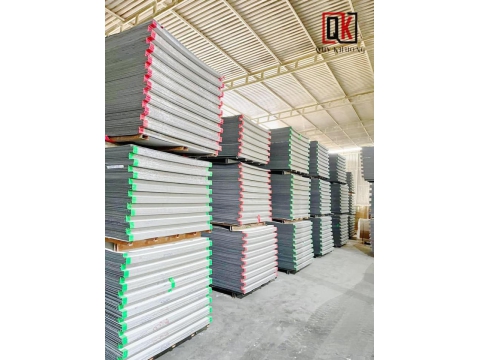Tổng kho nhựa Quý Khương mách bạn cải tạo nhà cũ với tấm ốp tường PVC nano