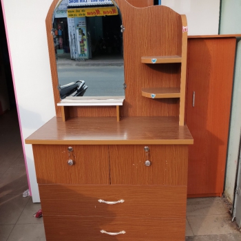 Bàn trang điểm giả gỗ