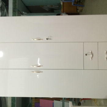 Tủ 3 buồng màu trắng 