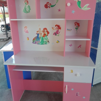 BÀN HỌC NHỰA HÌNH CÔNG CHÚA ARIA CHO BÉ