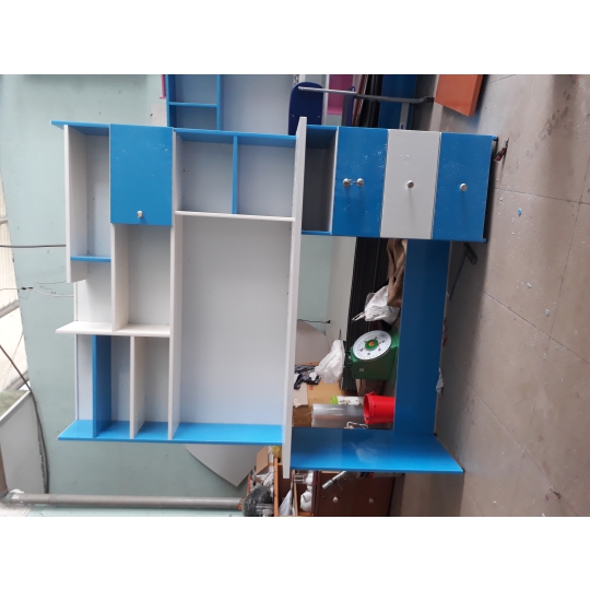 Bàn học sinh màu xanh dương 