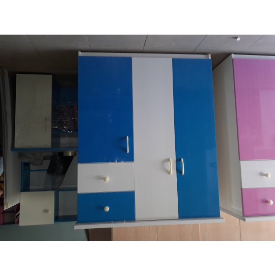 Tủ trẻ em màu xanh dương 