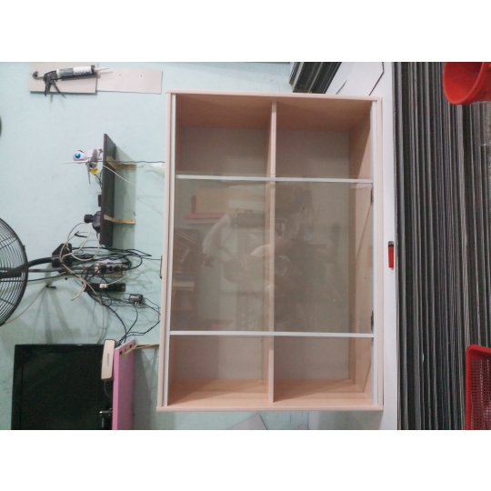 Tủ trưng bày kính lùa